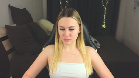 Snapshot of alena_hot_sex chatting on January 2025 04:26:01 PM Alena online show from January 2025 04:26:01 PM