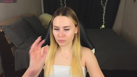 Snapshot of alena_hot_sex chatting on January 2025 04:27:02 PM Alena online show from January 2025 04:27:02 PM