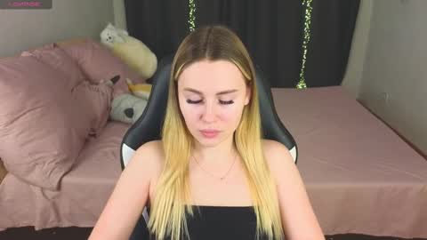 Snapshot of alena_hot_sex chatting on February 2025 04:24:01 PM Alena online show from February 2025 04:24:01 PM