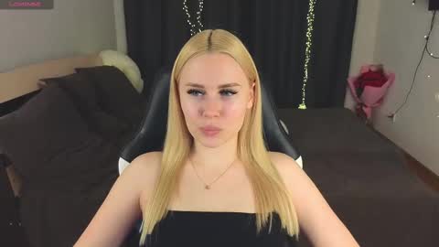 Snapshot of alena_hot_sex chatting on February 2025 02:16:02 PM Alena online show from February 2025 02:16:02 PM