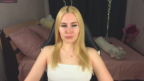 Snapshot of alena_hot_sex chatting on February 2025 02:25:02 PM Alena online show from February 2025 02:25:02 PM