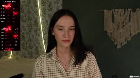 Snapshot of alena_navi chatting on January 2025 06:46:01 AM Alena online show from January 2025 06:46:01 AM