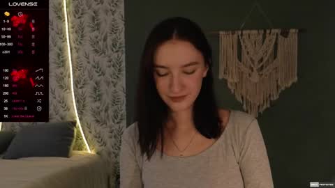 Snapshot of alena_navi chatting on February 2025 12:37:01 PM Alena online show from February 2025 12:37:01 PM