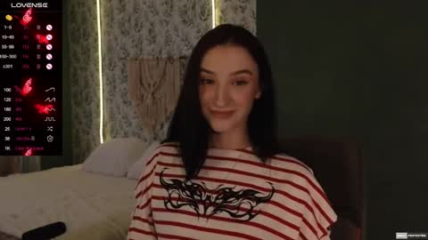 Snapshot of alena_navi chatting on February 2025 12:50:02 PM Alena online show from February 2025 12:50:02 PM