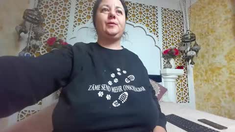 alesha_arabian_ online show from December 2025 05:12:02 AM