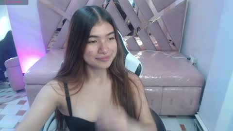 Snapshot of alesia_v chatting on May 2026 03:02:01 AM Live 1000pm 600am COLOMBIAN HOUR online show from May 2026 03:02:01 AM