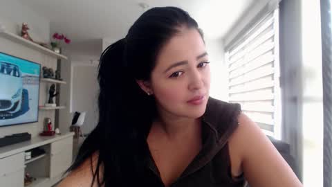 Aleska online show from September 2025 03:01:02 PM