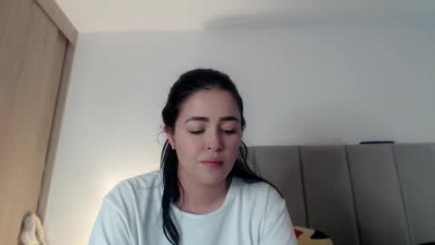 Aleska online show from November 2025 10:14:01 PM