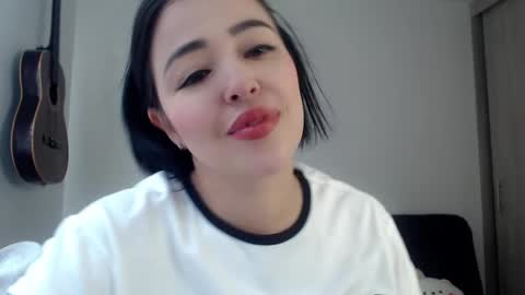 Snapshot of aleska_bell69 chatting on November 2025 03:45:02 PM Aleska online show from November 2025 03:45:02 PM