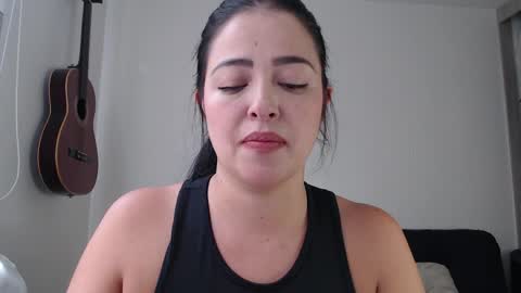 Snapshot of aleska_bell69 chatting on May 2026 04:04:02 PM Aleska online show from May 2026 04:04:02 PM