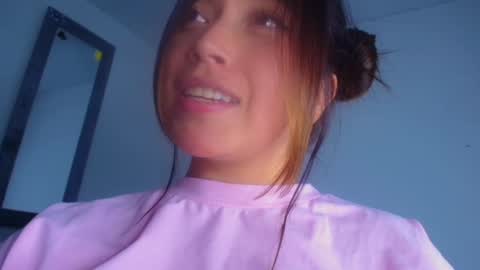 QUEEN OFF MILk  IM BACK  15 NOV online show from March 2025 11:16:02 PM