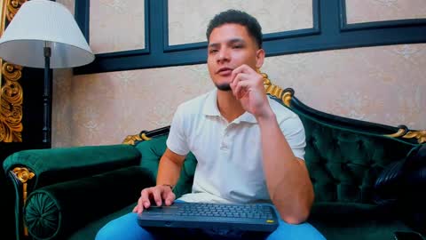 Snapshot of aless_king chatting on January 2025 11:22:02 AM Alessandro King online show from January 2025 11:22:02 AM