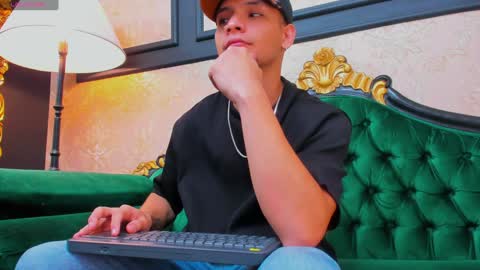 Snapshot of aless_king chatting on January 2025 12:15:01 PM Alessandro King online show from January 2025 12:15:01 PM