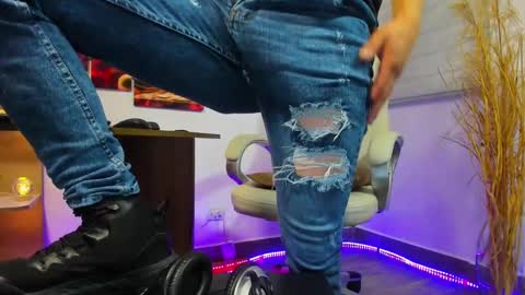 ALESSANDRO  WYE online show from December 2024 07:04:01 AM