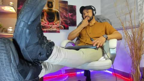 ALESSANDRO  WYE online show from February 2025 05:10:02 AM