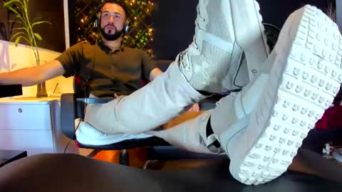 ALESSANDRO  WYE online show from February 2026 08:19:02 AM