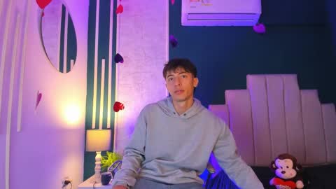 Alessandro Dybala online show from February 2025 12:11:02 PM