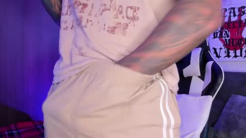 Alessandro Vanni online show from April 2026 01:01:01 PM