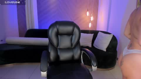 Snapshot of alessaromero chatting on January 2025 08:21:02 PM ALESSA ROMERO online show from January 2025 08:21:02 PM