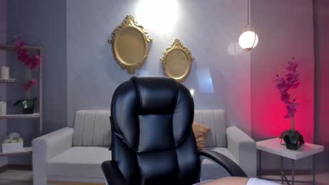 Snapshot of alessaromero chatting on February 2025 01:45:01 AM ALESSA ROMERO online show from February 2025 01:45:01 AM