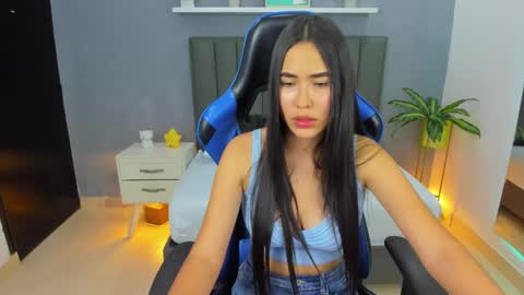 A L E S S I A online show from February 2025 07:21:01 PM