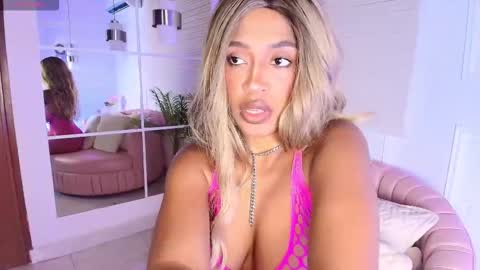 Alejandra  online show from December 2025 12:54:01 PM