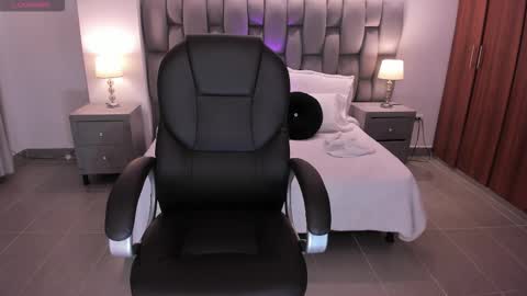  Alessia Will  online show from September 2025 03:52:01 AM