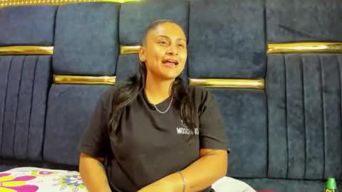 Alessie and scarlet online show from November 2025 11:32:02 AM