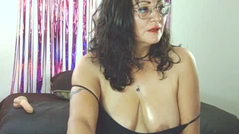 Snapshot of alessiabobs chatting on February 2025 01:44:02 AM Allesiaboobs online show from February 2025 01:44:02 AM