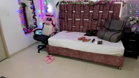 Snapshot of alessiadouce chatting on December 2024 08:44:02 PM Alessia online show from December 2024 08:44:02 PM