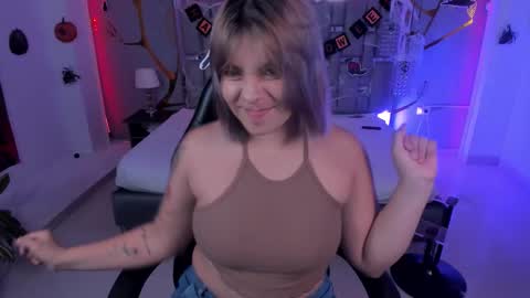 Snapshot of alessiadouce chatting on October 2025 04:47:01 AM Alessia online show from October 2025 04:47:01 AM