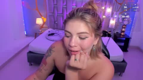 Snapshot of alessiadouce chatting on November 2025 04:44:02 AM Alessia online show from November 2025 04:44:02 AM