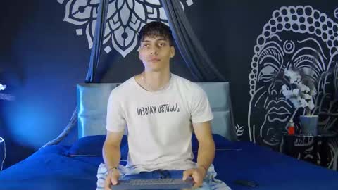 Alessio online show from December 2025 11:59:02 AM