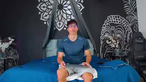 Alessio online show from December 2025 01:18:02 PM