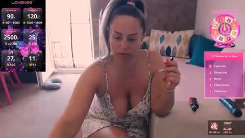 Snapshot of alesyadollblonde chatting on June 2026 07:09:02 AM AlesyadollBlonde online show from June 2026 07:09:02 AM