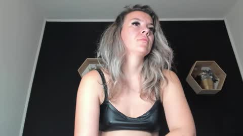 alesys69 online show from September 2025 10:02:01 PM