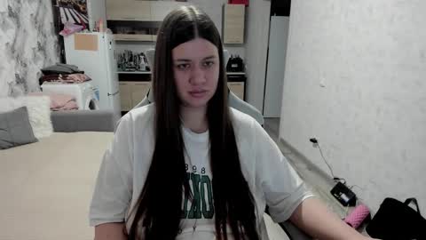 Aletta Oushen online show from November 2025 10:59:01 AM