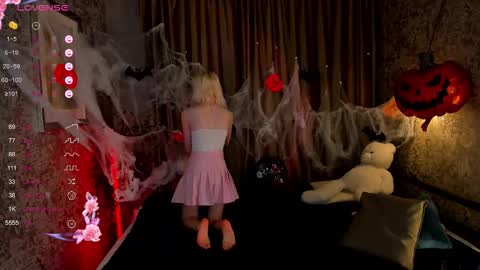 Lola online show from October 2025 02:50:02 PM