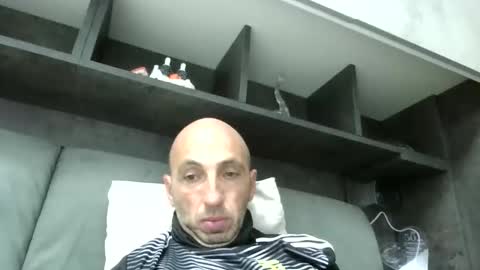 alex120475 online show from October 2025 09:04:02 PM