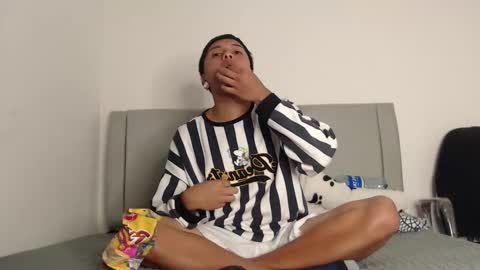 Snapshot of alex__lover chatting on February 2026 04:11:01 AM Owen online show from February 2026 04:11:01 AM