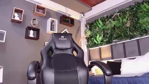 Alex online show from March 2025 12:01:02 PM