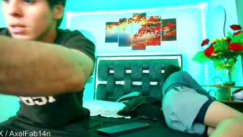 sneider online show from March 2025 06:59:02 PM