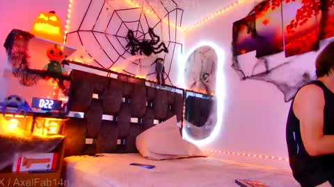 sneider online show from October 2025 08:31:01 PM