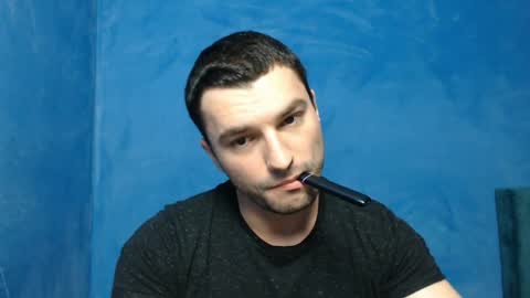 Snapshot of alex_blu chatting on April 2026 06:08:02 PM Alex online show from April 2026 06:08:02 PM