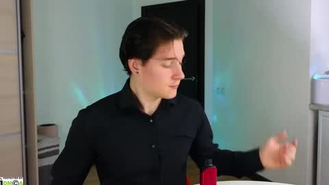 FAVORITE online show from December 2024 07:05:01 PM