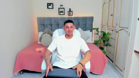 alex online show from January 2025 12:09:01 PM