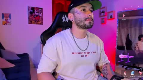 Alex online show from November 2025 10:20:02 PM