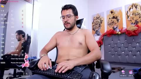 Snapshot of alex_oconner69 chatting on December 2024 06:24:02 PM ALEX online show from December 2024 06:24:02 PM