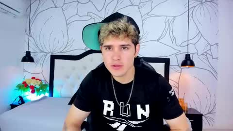 Alex  online show from April 2026 07:51:01 PM