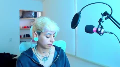 Residente0xxx online show from November 2025 10:20:02 PM